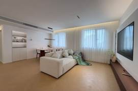 Xuhui 150 sqm brand new 3 br Apt &floor heating/big living room 19K