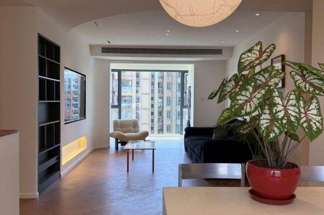 Spacious 2-bedroom with Nice compound view  ,6 mins walking to L 12 GuDai Rd St.