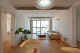 2 Brs, 2 Baths with Open Balcony/Floor heating/Gym/Swimming Pool, 130 sqm @ Xujiahui station L1,9&11