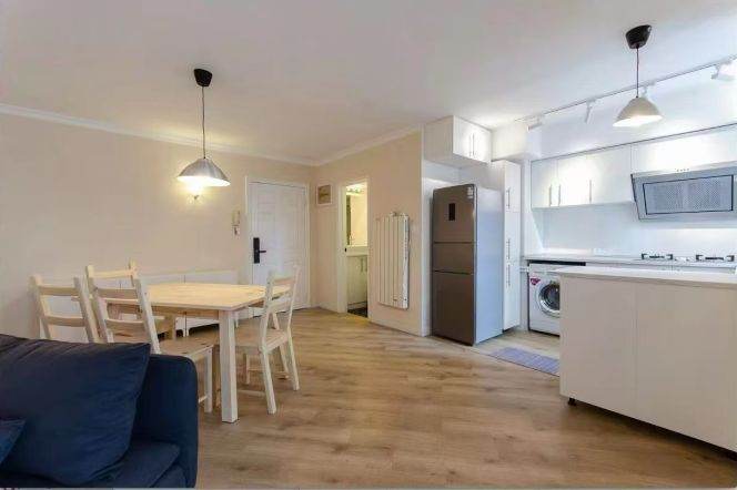 Spacious 1BR Wall heating Balcony 14k Jiashan Rd 