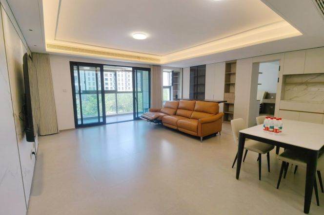 Spacious 3-bedroom with floor heating near NYU ShangHai.L 8 LingZhaoXinCun St.