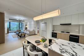 brand new 3 brs floor heating brand new furniture near century park line 9 
