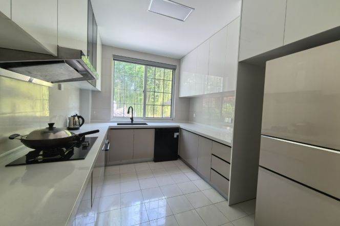 modern 5brs independent house near German school and BISS asking 33K 