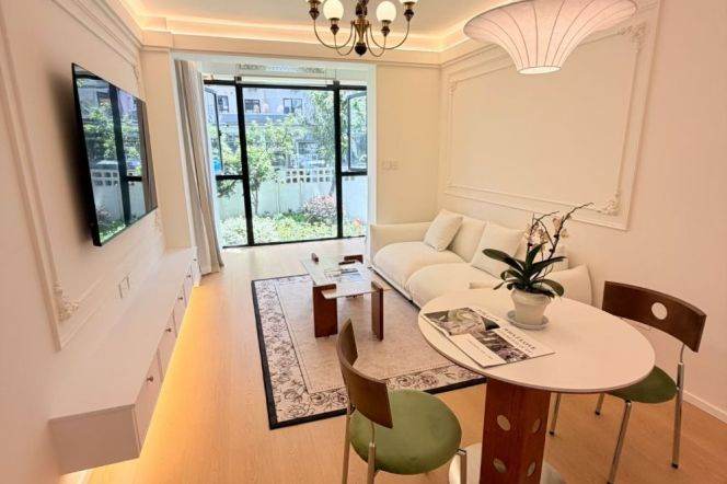 jiaotong university station one bedroom