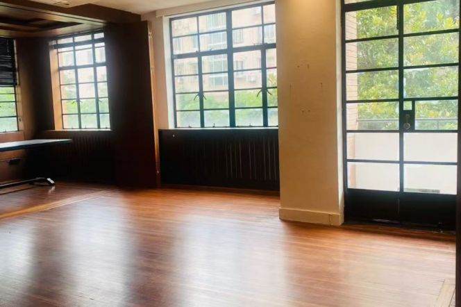 modern big 3brs lane house open balcony near Jing an temple 