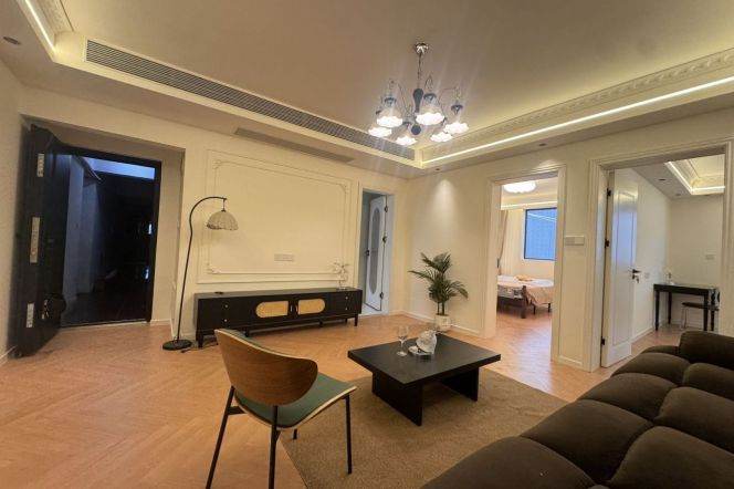 3 Brs, 1 Bath, Floor heating/Central ac/Oven/Dish washer, 140 sqm @ Jiangsu metro L2&11