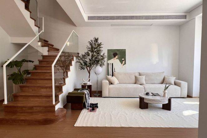 modern big independent house with floor heating nice  garden near German school 