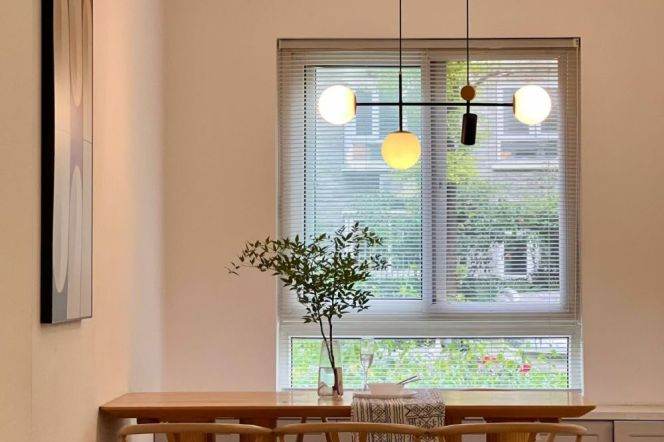 3 Brs, 2 Baths, Facing south with Natural Light/Private Garden/Oven @ Weining Metro L2