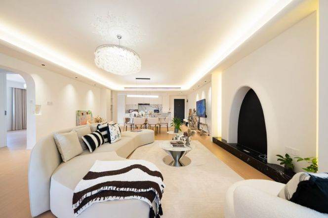 3 Brs, 2 Baths, Floor heating/Central ac/Balcony/Oven, 190 sqm @ Zhongshan park L2,3&4