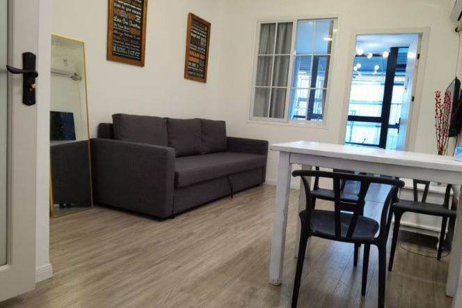Furnished 1Br w. Balcony  Iapm