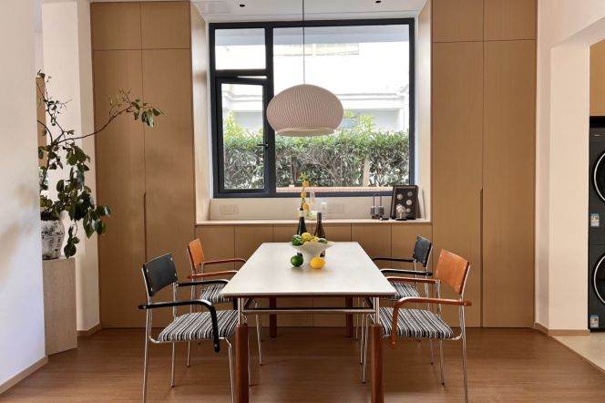 modern big independent house with floor heating nice  garden near German school 