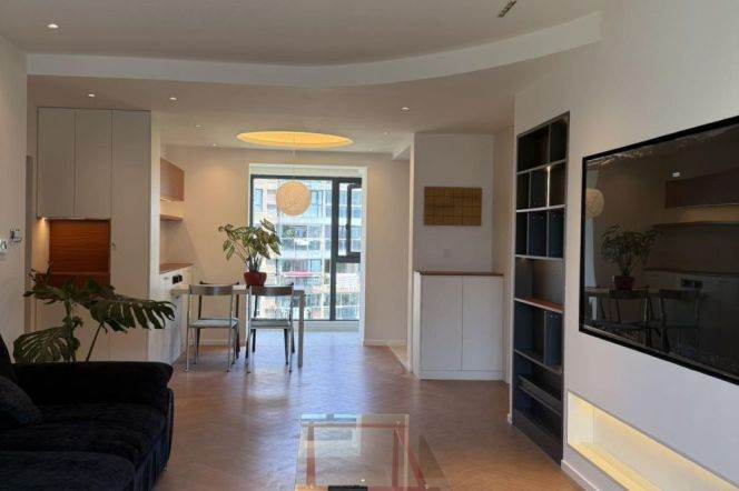 Spacious 2-bedroom with Nice compound view  ,6 mins walking to L 12 GuDai Rd St.