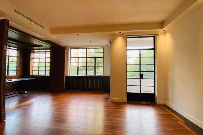 modern big 3brs lane house open balcony near Jing an temple 