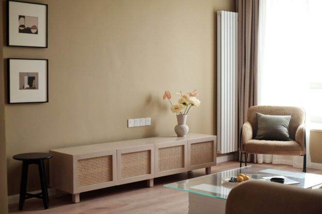 pudong Century park area brand new 2 br Apt &wall heating for 15k