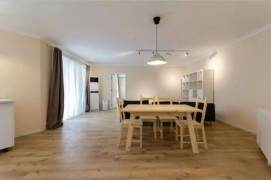 Spacious 1BR Wall heating Balcony 14k Jiashan Rd 