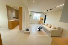 2 Brs with Brand-new Dec, Natural Light, Floor heating, Oven, 120 sqm @ West Yan’an Metro L3&4