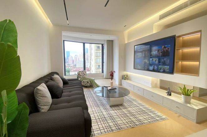 Nice compound/modern 1br 2lr/Good view/big living room,Changshou rd@L13/7