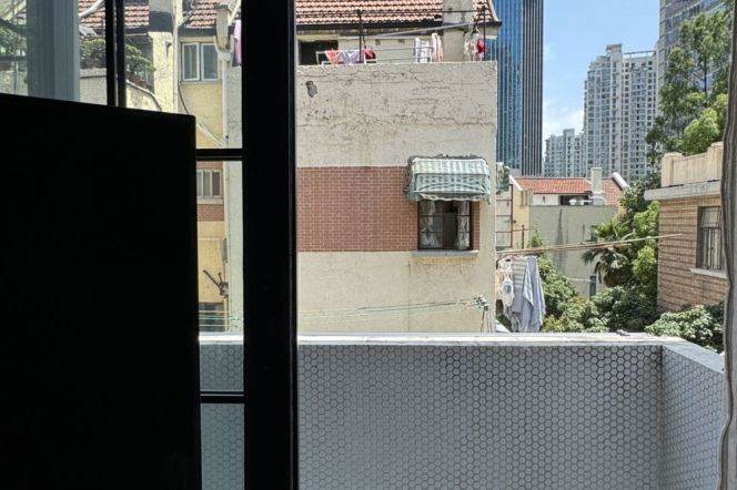 Exquisite 1+1 BR with outdoor balcony @West Nanjing rd  