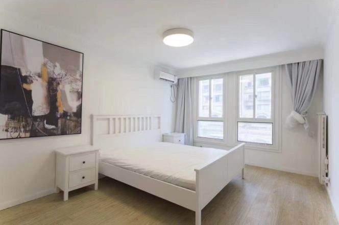 Jiashan rd 2 br+2 bath Apt 115 sqm &balcony &oven 15.8K