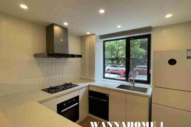 Green Compound+Spacious&Modern 3Bdrs 2Baths Apt+L2/11 Jiang Su Rd Metro+Large Balcony