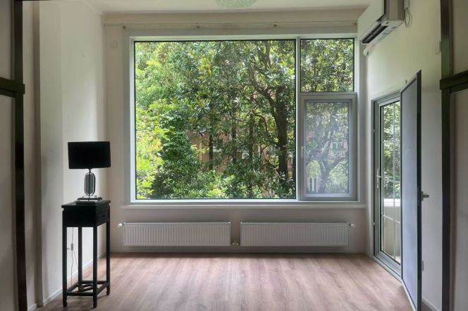 Historical Building 1+1br with Outdoor Balcony @L1/10/12 South Shannxi Road St.
