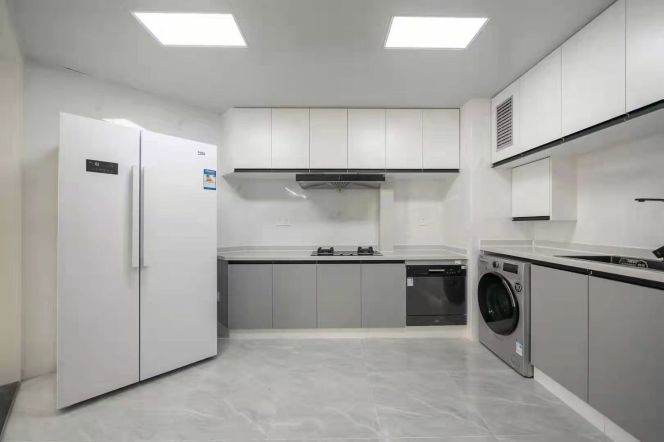 Quality 2br 2bt high-rise nr Xujiahui CBD   Line 1/4/9/11  