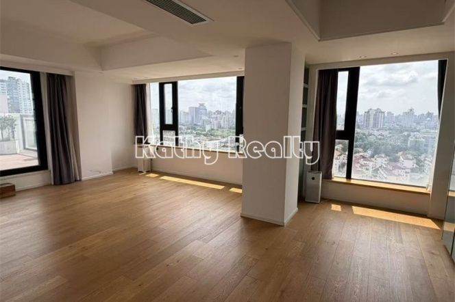 350sqm Penthouse Roof Terrace 5BR Nr IAPM 98k