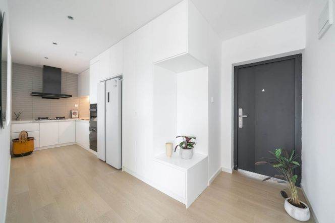 Xujiahui modern 1+1 br Apt &floor heating&terrace and good view 14K
