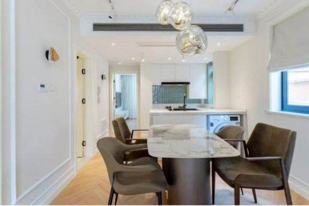 Jiangsu Rd Station 2Br/2Bath with Open Balcony Line2/11