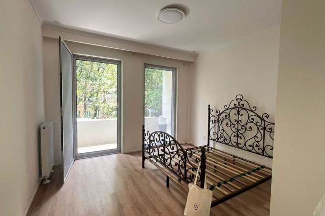 Historical Building 1+1br with Outdoor Balcony @L1/10/12 South Shannxi Road St.