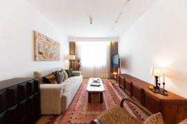 Suzhou Creek,W.Nanjing Rd brand new 1Br wt quality decoration