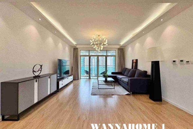 Spacious&Bright&Modern 3Bdrs 2Baths Apt in West Nanjing Rd CBD+Large Open Balcony