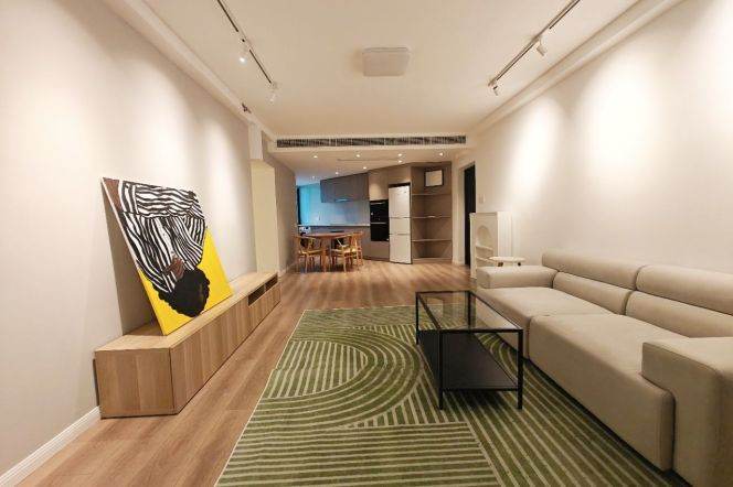 modern big 2brs floor heating nice furniture in Jing an temple only 15.8K