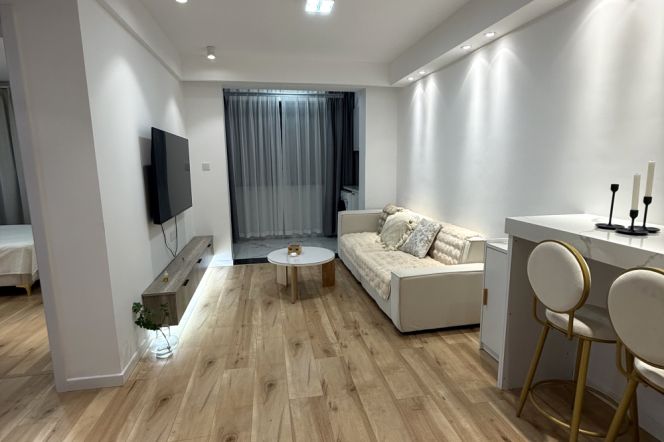 Zhenbei rd/cozy 2br 1lr/all bright room/with central AC/nice balcony,@L13