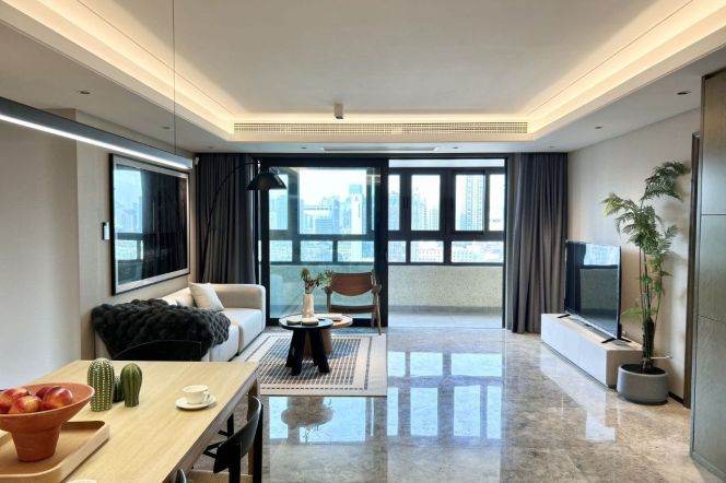 modern big 4brs floor heating nice view near Yu yuan garden line 10,14 The Bund 