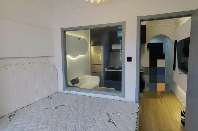 Cozy 1-bedroom in Jing'an near SuZhou Creek 7 mins walking to L13 JiangNing Rd St.