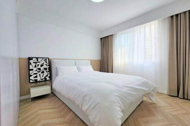 Zhongshan park 145 sqm 3 br Apt&floor heating&Oven 16K