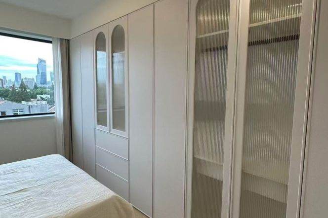 Changshu Rd,wuyuan rd quality reno 1Br wt lift,floor heating,good sunshine