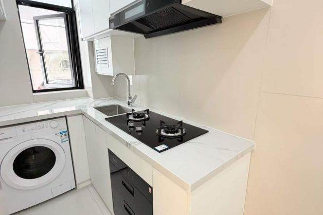 Jiaotong uni/modern 1br 2lr/separate living room/all bright room,@L10/11