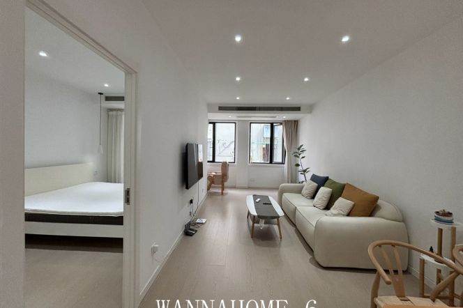 Spacious&Bright 1Bdr 1Bath Apt+L1+10+12 South Shaanxi Rd+Walk-in Closet+80Sqm+Quiet