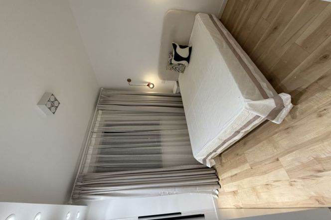 Zhenbei rd/cozy 2br 1lr/all bright room/with central AC/nice balcony,@L13