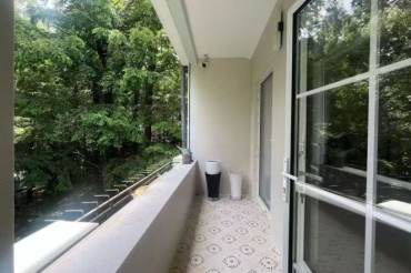 Green view 2BR APT Balcony Jianguo Rd 20k