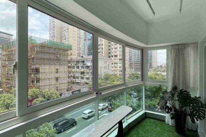 Spacious&Modern 2Bdrs 2Baths Apt+Large Balcony+L2/11 Jiang Su Rd Metro+Great Compound 