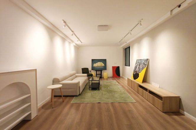 modern big 2brs floor heating nice furniture in Jing an temple only 15.8K