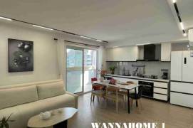 New&Modern 2Bdrs 2Baths Apt+L2/11 Jiang Su Rd+Large Balcony+Jing An Temple CBD