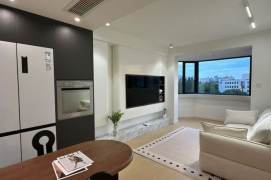 Changshu Rd,wuyuan rd quality reno 1Br wt lift,floor heating,good sunshine