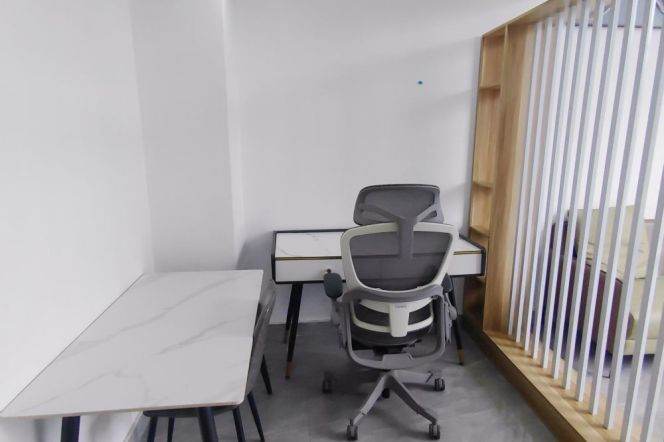 Bright Loft 1-bedroom 3 mins walking to L 1/12/13 HanZhong Rd St.