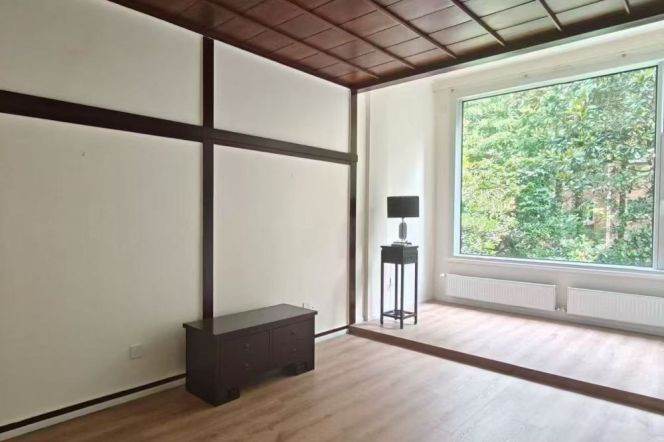 Green view 2BR APT Balcony Jianguo Rd 20k