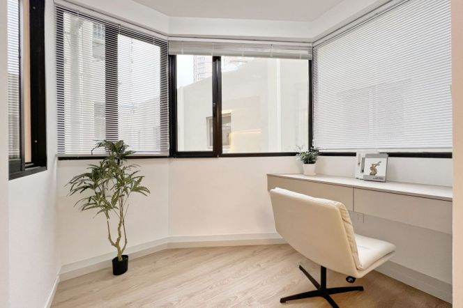 Yishan rd/charming 1br 2lr/all bright room/NR Xujiahui CBD,@L3/4/9