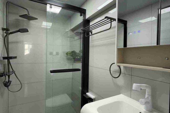New&Modern 2Bdrs 2Baths Apt+L2/11 Jiang Su Rd+Large Balcony+Jing An Temple CBD